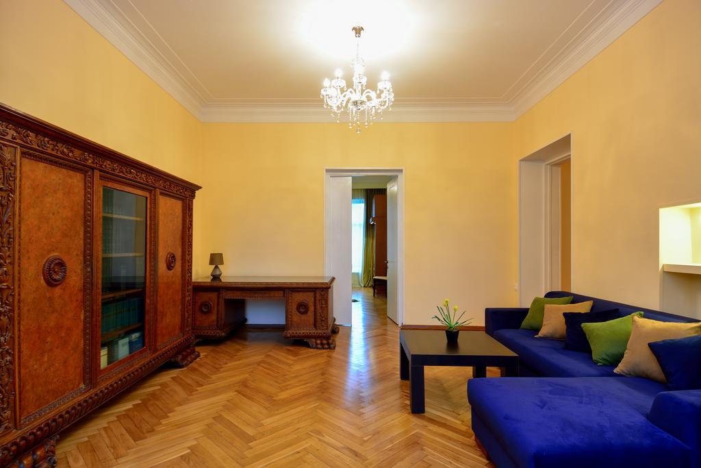 Gio'S Apartment Tbilissi Extérieur photo