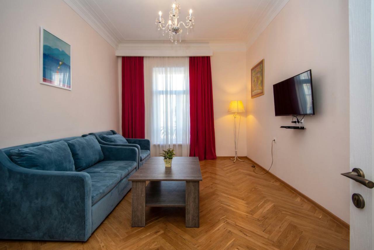 Gio'S Apartment Tbilissi Extérieur photo
