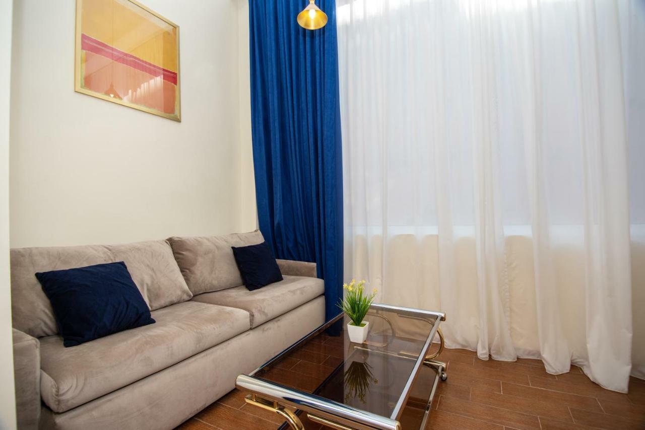 Gio'S Apartment Tbilissi Extérieur photo